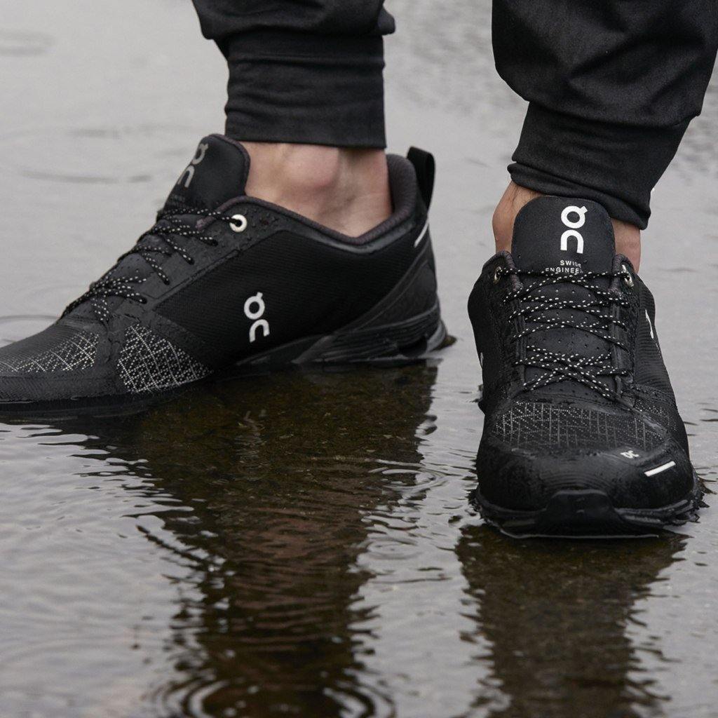 On Cloudflyer Black/Lunar Waterproof Damen - Sport Duwe Saulheim